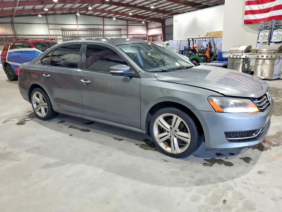 2013 Volkswagen Passat მანქანა იყიდება აუქციონზე, vin: 1VWAP7A34DC047339, აუქციონის ნომერი: 61560546