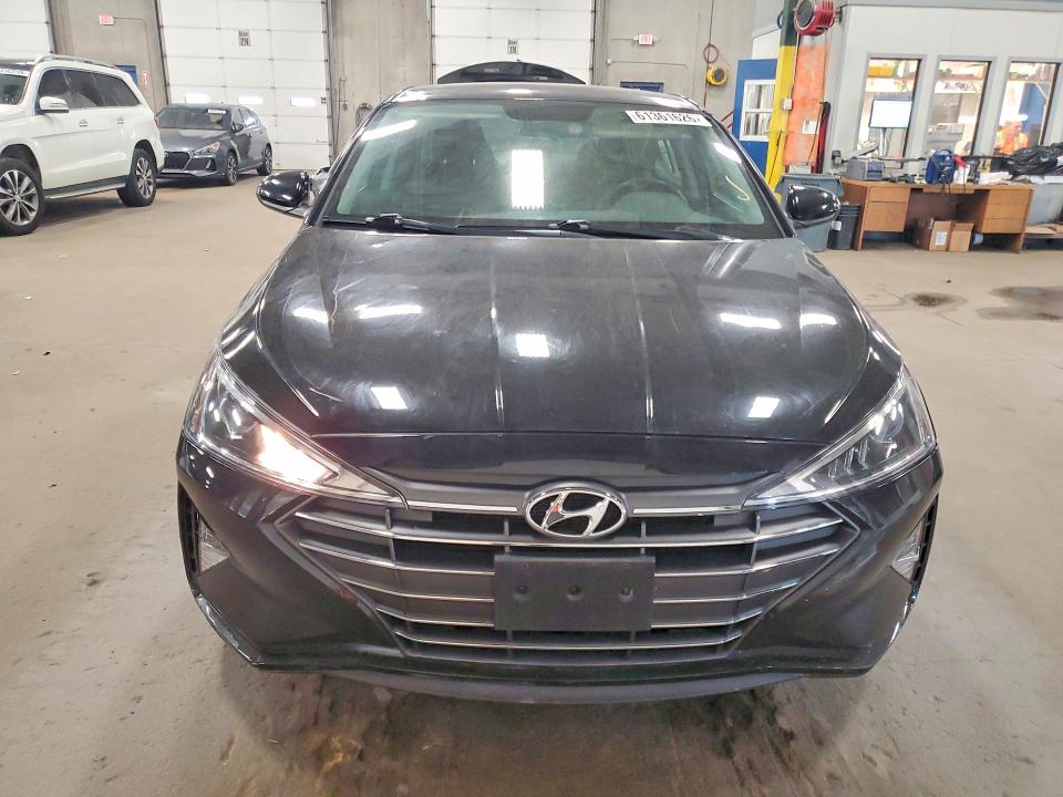 61361626 :رقم المزاد ، 5NPD74LF5KH424817 vin ، 2019 Hyundai Elantra مزاد بيع