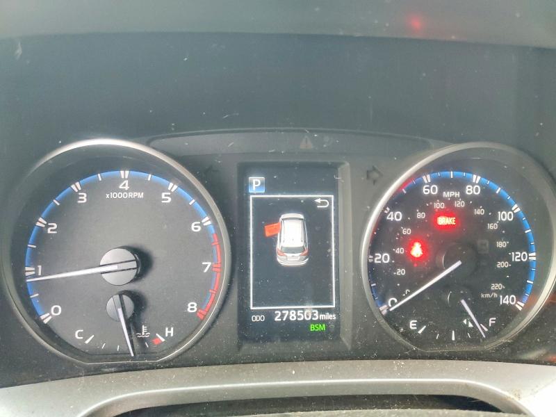 Продаж на аукціоні авто 2017 Toyota Rav4, vin: JTMWFREV8HJ707788, номер лоту: 61861166