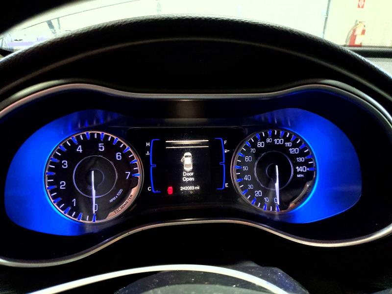 2015 Chrysler 200 მანქანა იყიდება აუქციონზე, vin: 1C3CCCAB1FN570093, აუქციონის ნომერი: 60295346