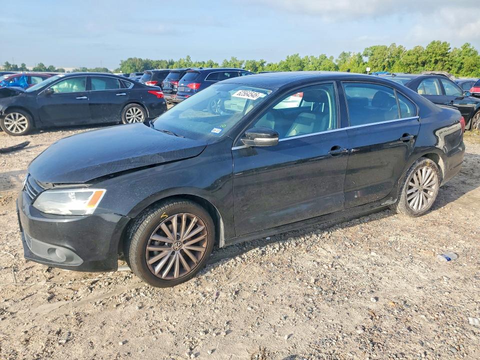 62564546 :رقم المزاد ، 3VWLX7AJ3DM447088 vin ، 2013 Volkswagen Jetta مزاد بيع