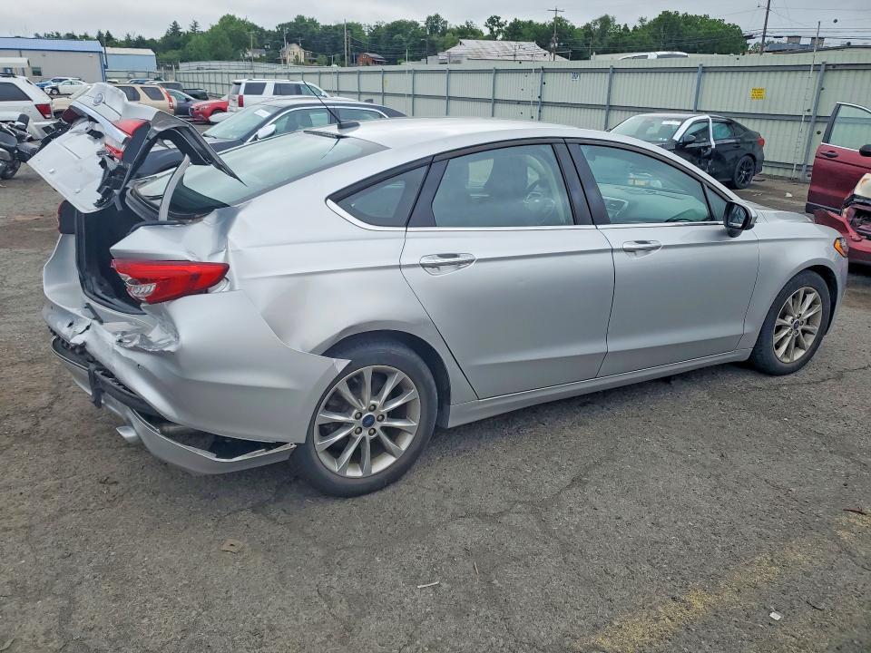 60066496 :رقم المزاد ، 3FA6P0H73HR107469 vin ، 2017 Ford Fusion مزاد بيع