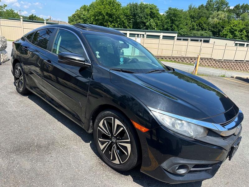 57396376 :رقم المزاد ، 19XFC1F78HE211770 vin ، 2017 Honda Civic مزاد بيع