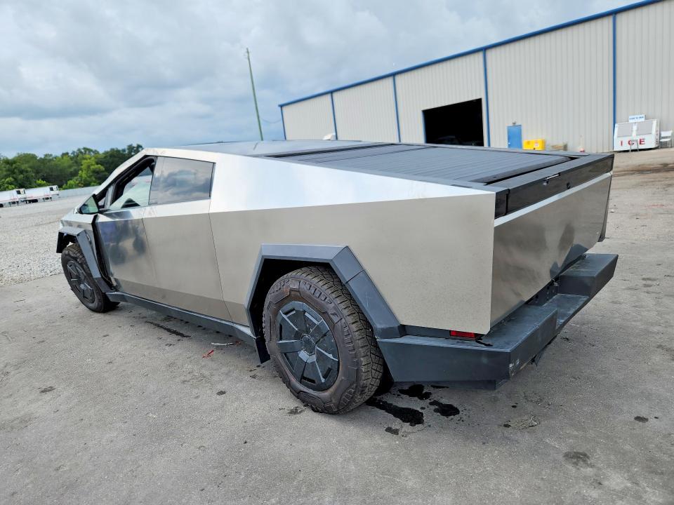 Продаж на аукціоні авто 2025 Tesla Cybertruck, vin: 7G2CEHED5SA075011, номер лоту: 62816176