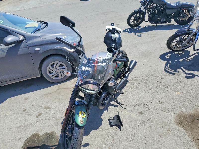 61333806 :رقم المزاد ، ZGUKZUA06MM000438 vin ، 2021 Moto Guzzi V7 مزاد بيع