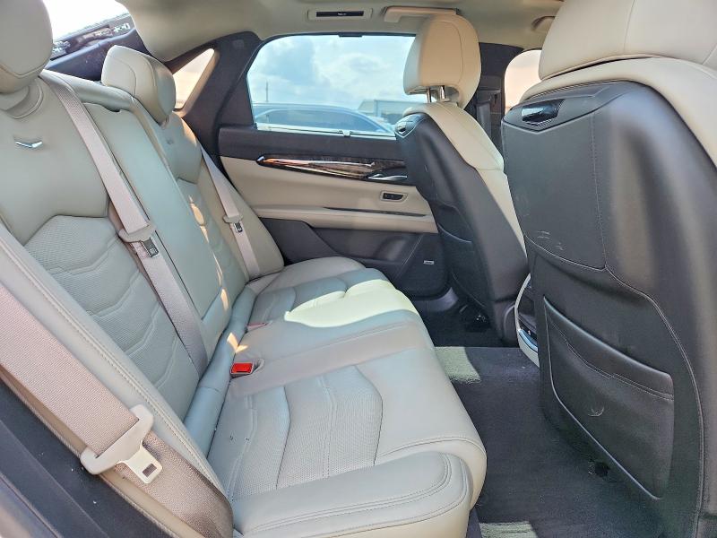 61676106 :رقم المزاد ، 1G6KD5RS7JU151249 vin ، 2018 Cadillac Ct6 مزاد بيع
