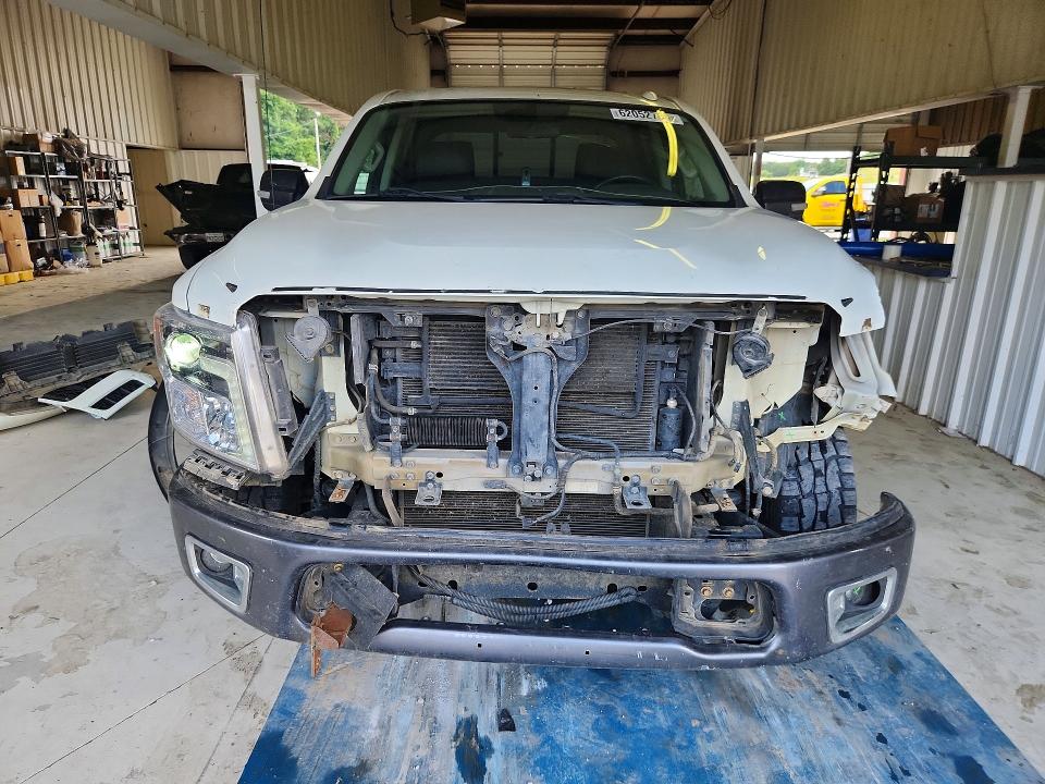 62052706 :رقم المزاد ، 1N6AA1E53HN549246 vin ، 2017 Nissan Titan مزاد بيع
