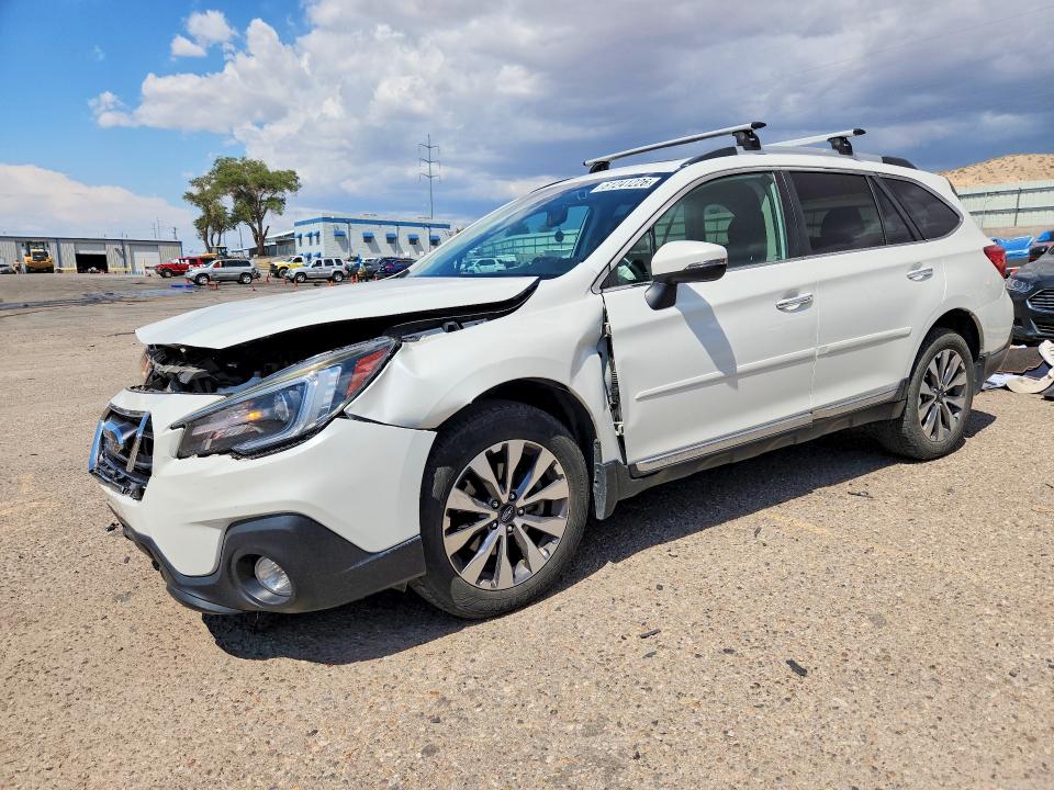 61241226 :رقم المزاد ، 4S4BSETC7J3279562 vin ، 2018 Subaru Outback مزاد بيع