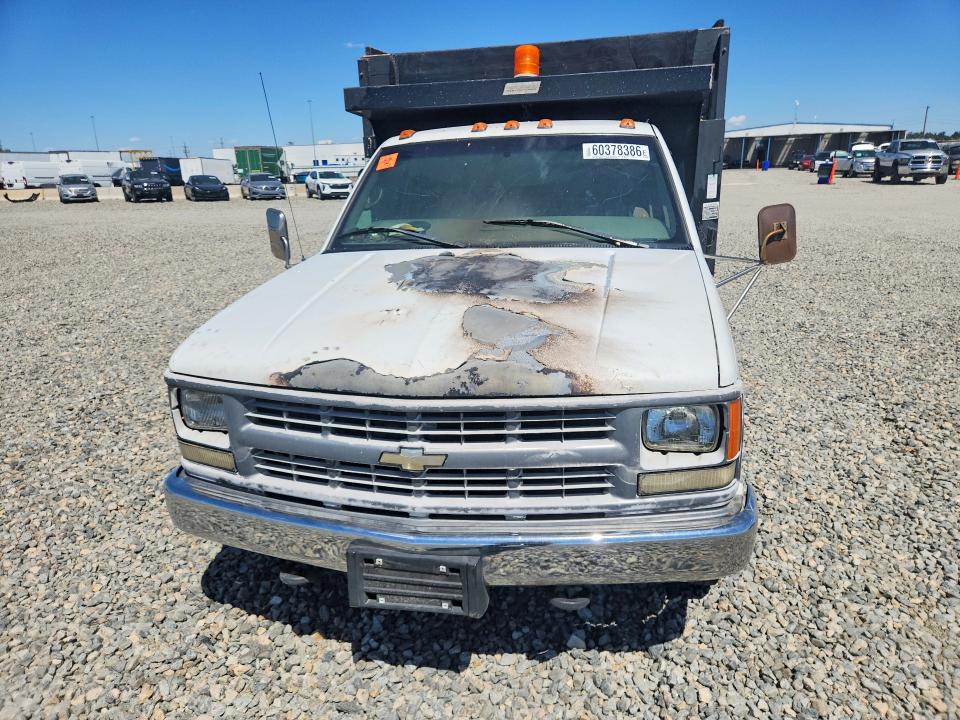 60378386 :رقم المزاد ، 1GBJC34R6WF052524 vin ، 1998 Chevrolet Gmt-400 مزاد بيع