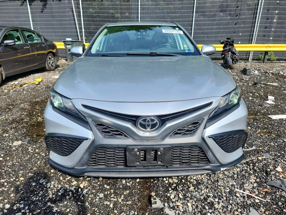 Продаж на аукціоні авто 2021 Toyota Camry, vin: 4T1G11AK3MU584955, номер лоту: 60564736