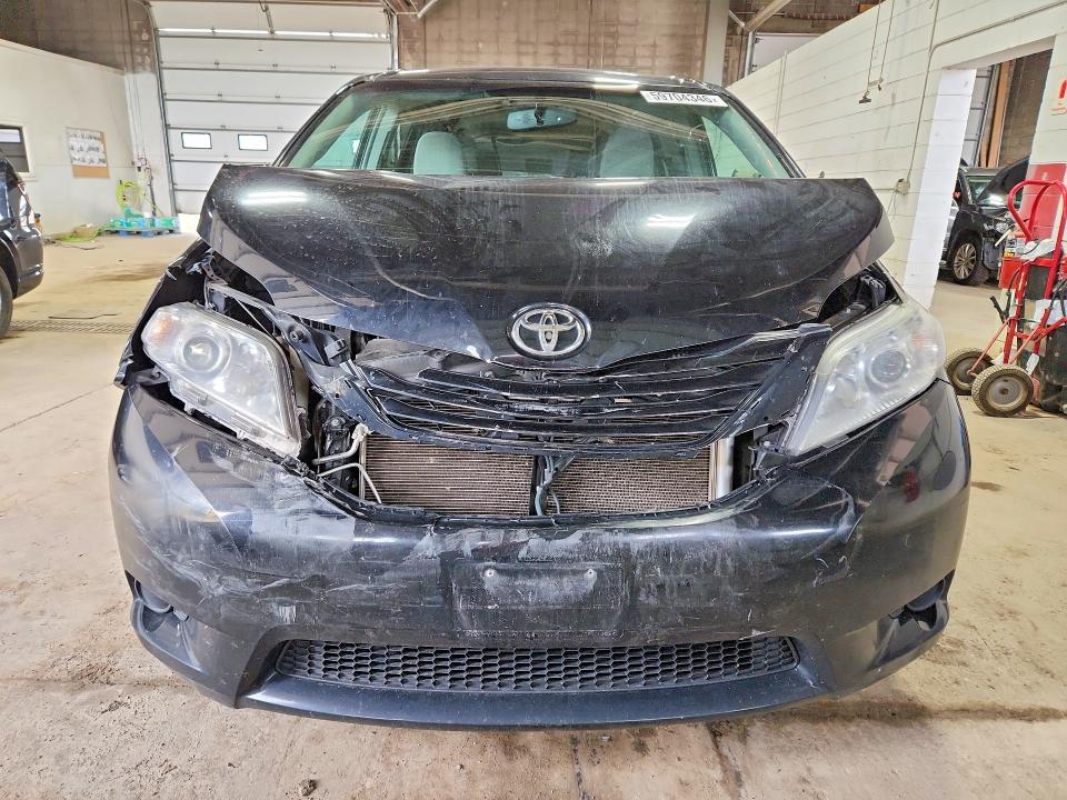 Продажа на аукционе авто 2015 Toyota Sienna, vin: 5TDKK3DC8FS581830, номер лота: 59704346