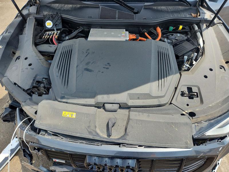2022 Audi E-tron მანქანა იყიდება აუქციონზე, vin: WA11AAGE3NB009726, აუქციონის ნომერი: 62634796