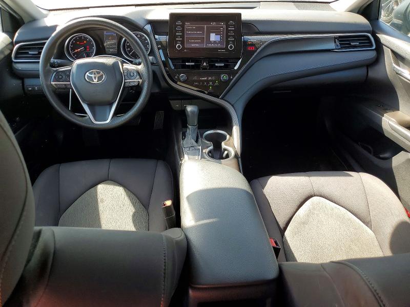 61055086 :رقم المزاد ، 4T1C11AK8NU631963 vin ، 2022 Toyota Camry مزاد بيع
