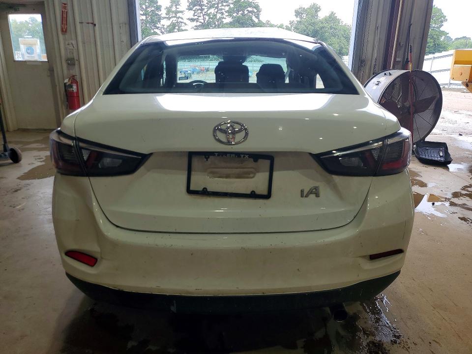 61090606 :رقم المزاد ، 3MYDLBYV6HY164439 vin ، 2017 Toyota Yaris Ia مزاد بيع