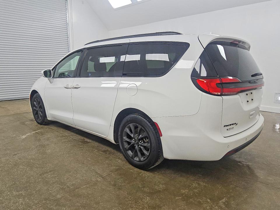 Auction sale of the 2021 Chrysler Pacifica, vin: 2C4RC1FG1MR592352, lot number: 62262346