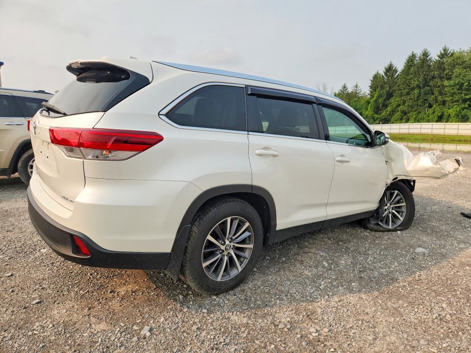 2019 Toyota Highlander მანქანა იყიდება აუქციონზე, vin: 5TDJZRFH0KS570818, აუქციონის ნომერი: 62430466