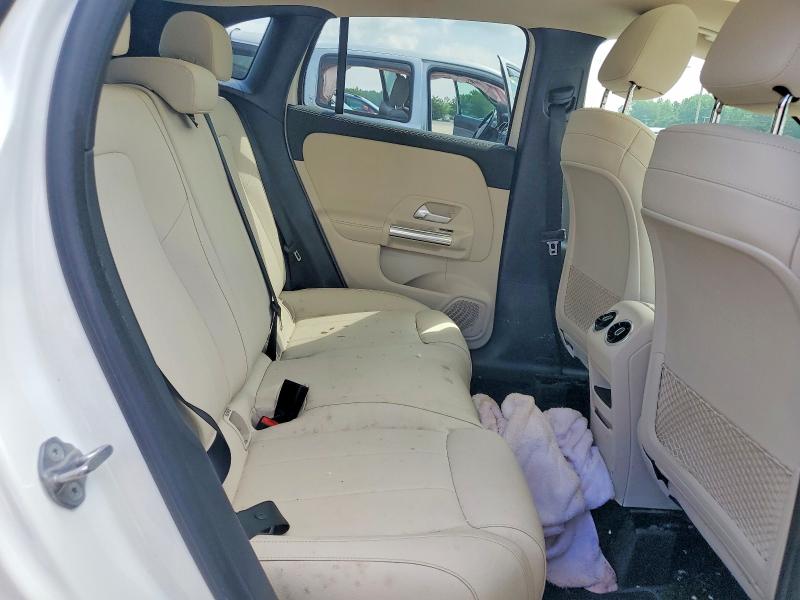 61685926 :رقم المزاد ، W1N4N4HB3MJ272177 vin ، 2021 Mercedes-benz Gla مزاد بيع