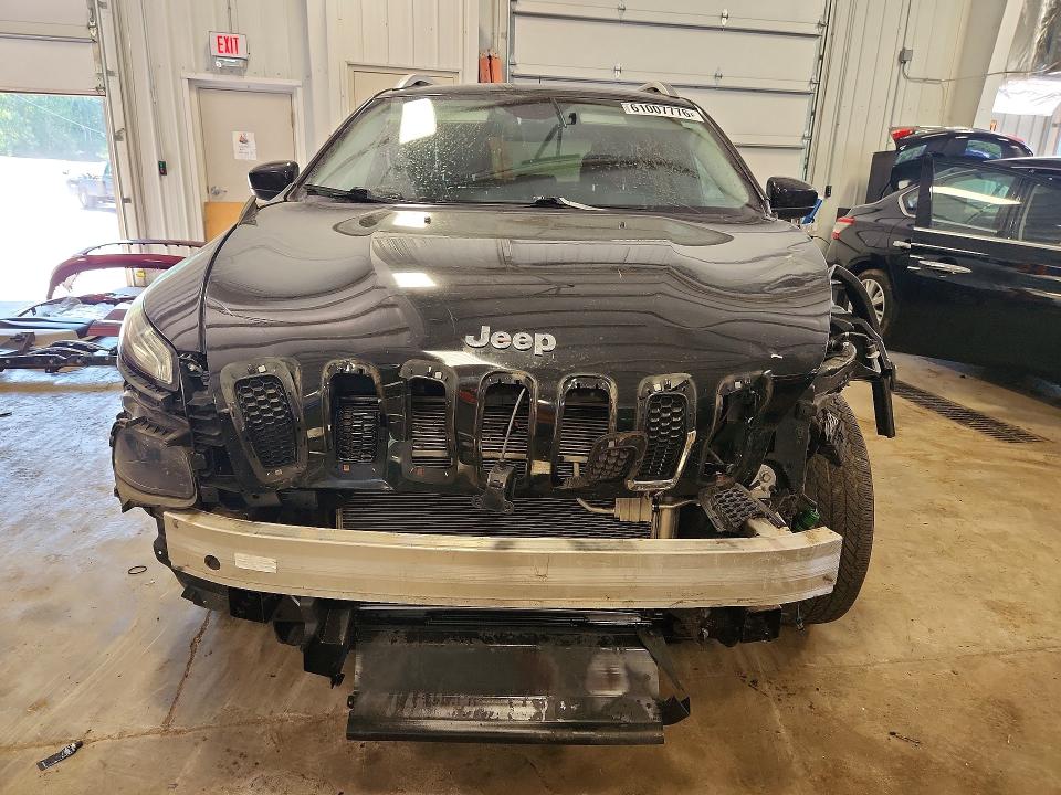 61007776 :رقم المزاد ، 1C4PJMLB0JD555508 vin ، 2018 Jeep Cherokee مزاد بيع