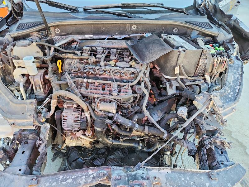 61415586 :رقم المزاد ، 1VWBA7A37JC008150 vin ، 2018 Volkswagen Passat مزاد بيع