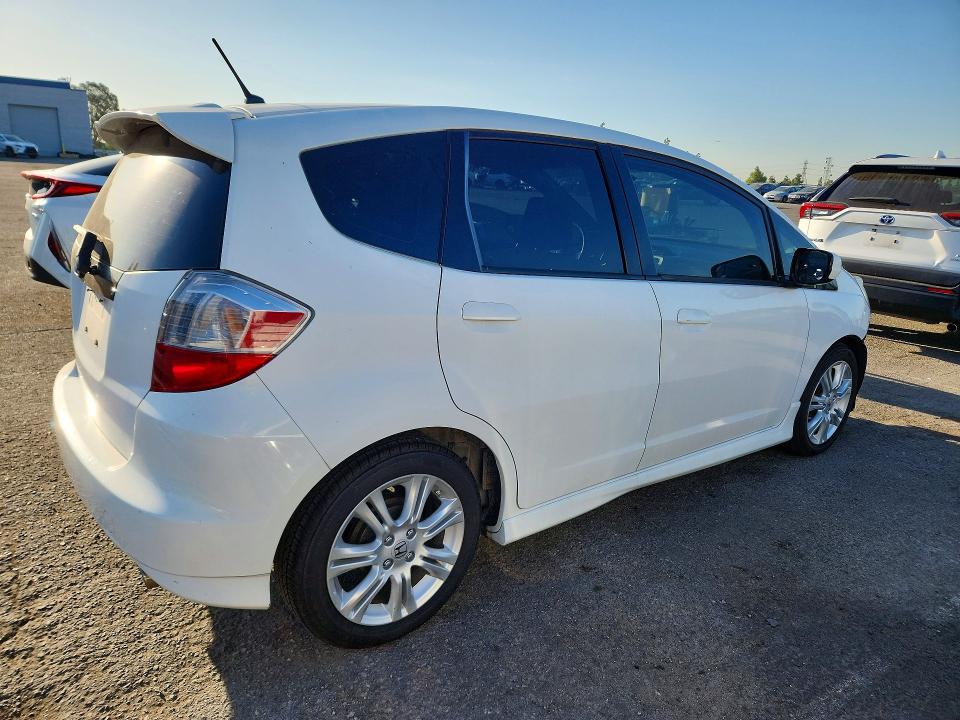 2010 Honda Fit მანქანა იყიდება აუქციონზე, vin: JHMGE8H41AC016745, აუქციონის ნომერი: 60997576