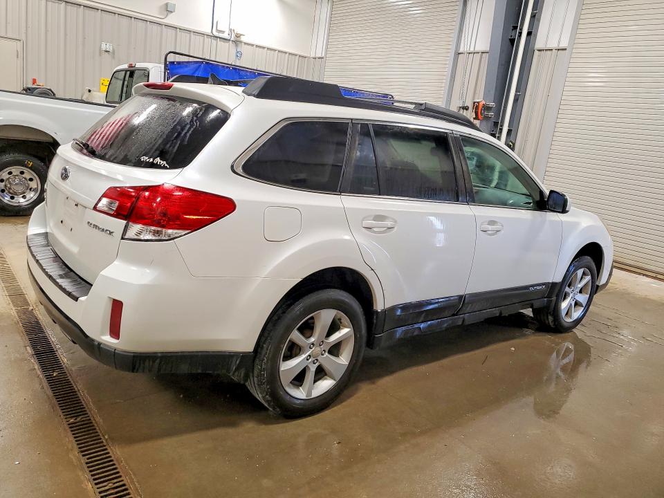 85986235 :رقم المزاد ، 4S4BRCCC5E3211637 vin ، 2014 Subaru Outback مزاد بيع