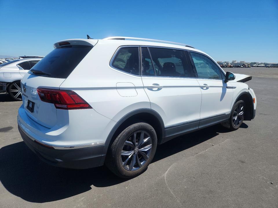 61499716 :رقم المزاد ، 3VV3B7AX9NM082845 vin ، 2022 Volkswagen Tiguan مزاد بيع
