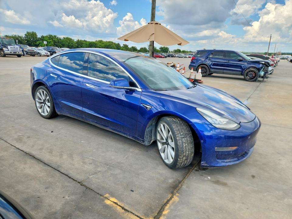 60625786 :رقم المزاد ، 5YJ3E1EA2LF598586 vin ، 2020 Tesla Model 3 مزاد بيع