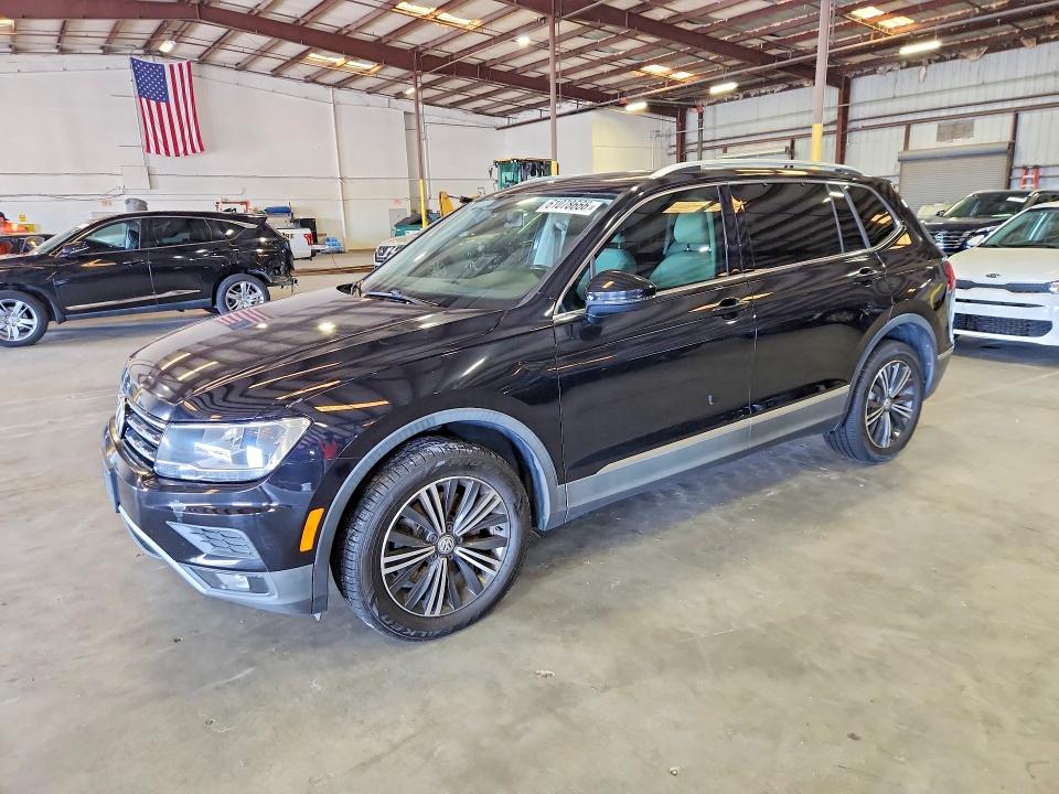 61078666 :رقم المزاد ، 3VV2B7AX7JM067671 vin ، 2018 Volkswagen Tiguan مزاد بيع