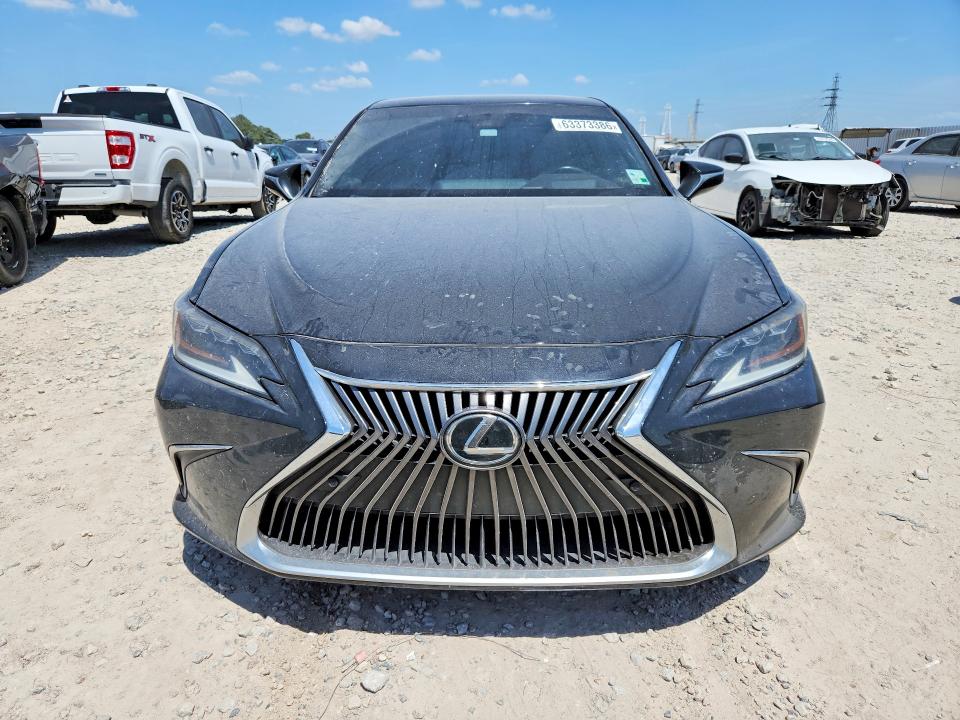 63373386 :رقم المزاد ، 58ABZ1B18KU016425 vin ، 2019 Lexus Es مزاد بيع