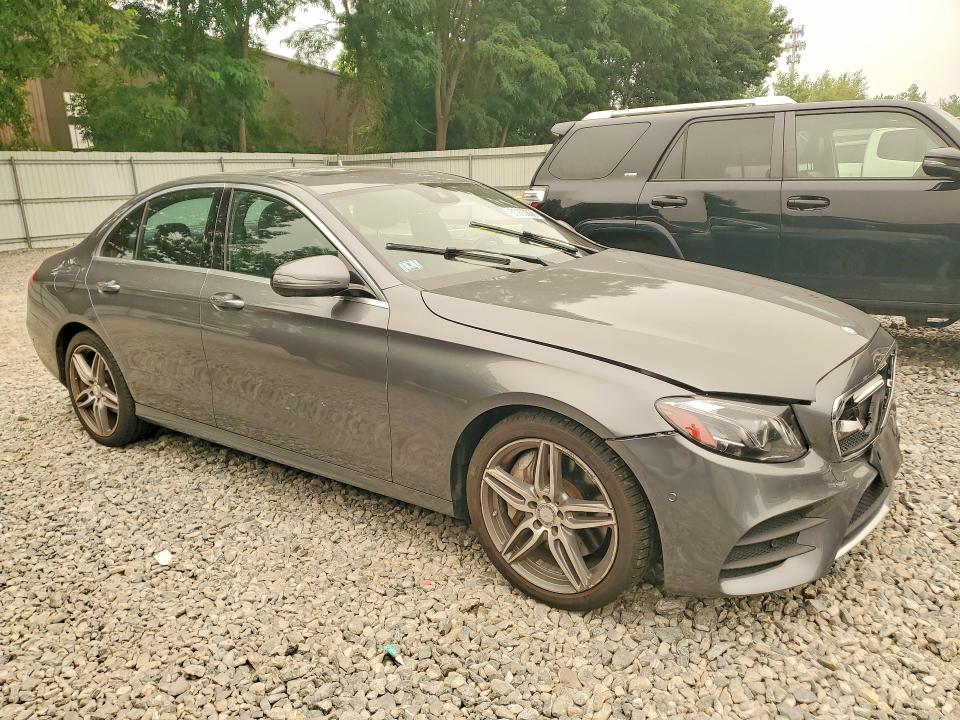 60990806 :رقم المزاد ، WDDZF4KB2HA091540 vin ، 2017 Mercedes-benz E مزاد بيع