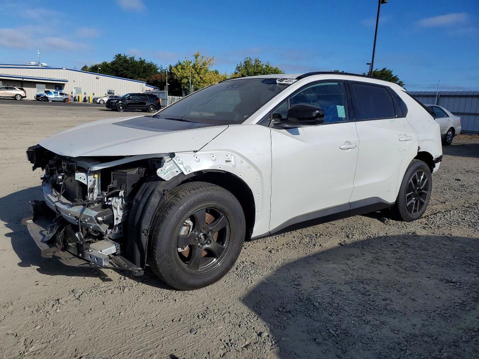 Auction sale of the 2026 Toyota Bz, vin: JTMBCAEB0TJ014740, lot number: 59604746