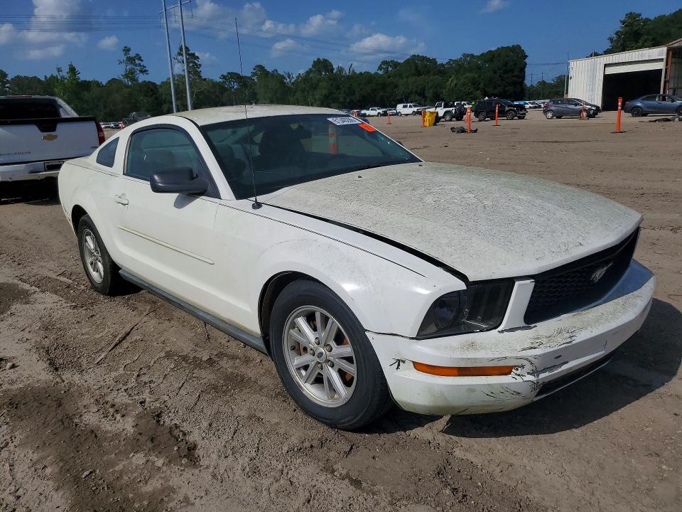 2005 Ford Mustang მანქანა იყიდება აუქციონზე, vin: 1ZVFT80N855139165, აუქციონის ნომერი: 61340286