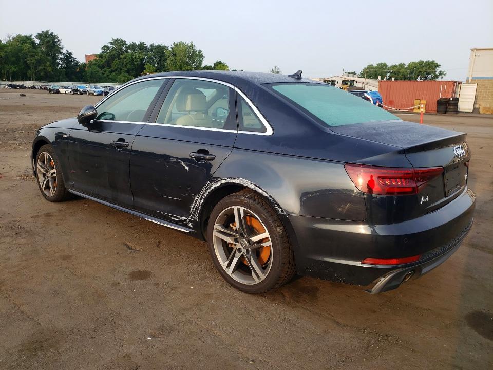 61625806 :رقم المزاد ، WAUENAF46JA060848 vin ، 2018 Audi A4 مزاد بيع