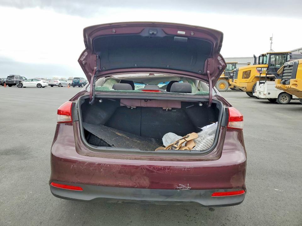 61041736 :رقم المزاد ، 3KPFK4A77JE211907 vin ، 2018 Kia Forte مزاد بيع