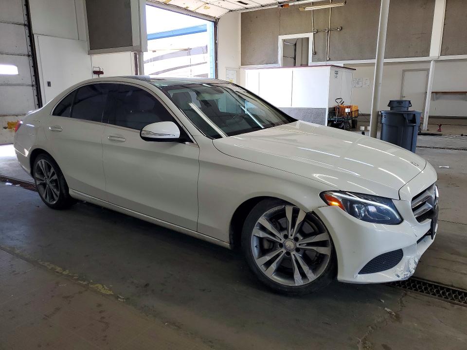 2015 Mercedes-benz C მანქანა იყიდება აუქციონზე, vin: 55SWF4KB7FU082980, აუქციონის ნომერი: 63051946