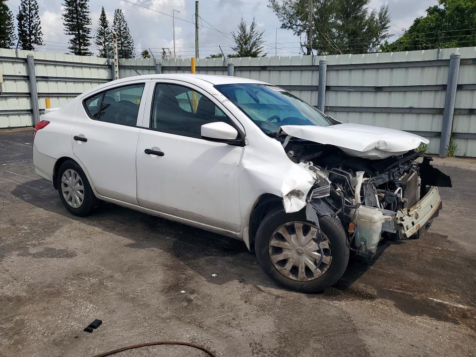 59285846 :رقم المزاد ، 3N1CN7AP0KL805153 vin ، 2019 Nissan Versa مزاد بيع