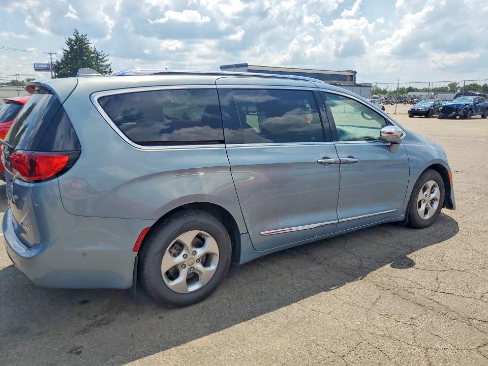 Продаж на аукціоні авто 2017 Chrysler Pacifica, vin: 2C4RC1N77HR798122, номер лоту: 60800056