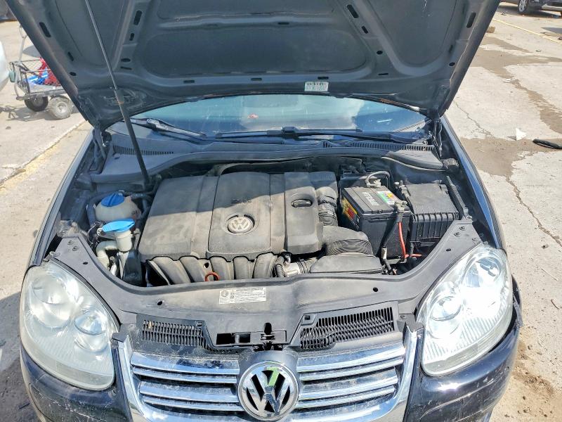 61138516 :رقم المزاد ، 3VWRX7AJ3AM065679 vin ، 2010 Volkswagen Jetta مزاد بيع