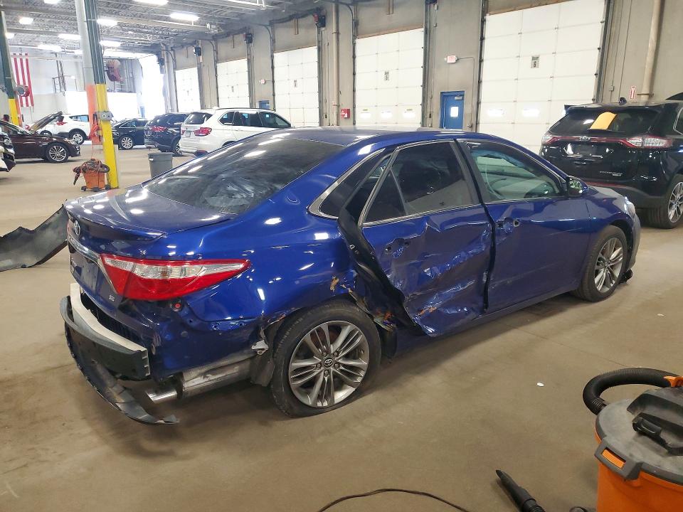 60775776 :رقم المزاد ، 4T1BF1FKXGU600013 vin ، 2016 Toyota Camry مزاد بيع