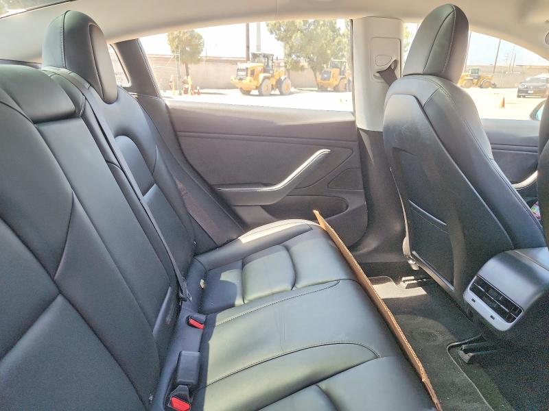 62113276 :رقم المزاد ، 5YJ3E1EA6JF077741 vin ، 2018 Tesla Model 3 مزاد بيع