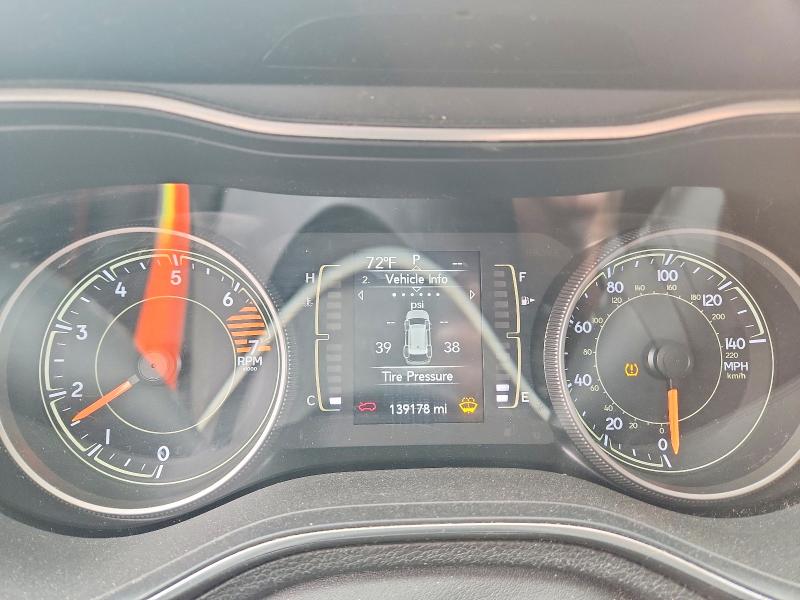 61748836 :رقم المزاد ، 1C4PJLCB7KD215560 vin ، 2019 Jeep Cherokee مزاد بيع