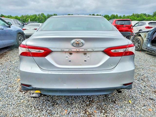 2018 Toyota Camry მანქანა იყიდება აუქციონზე, vin: 4T1B11HK6JU075468, აუქციონის ნომერი: 60111096