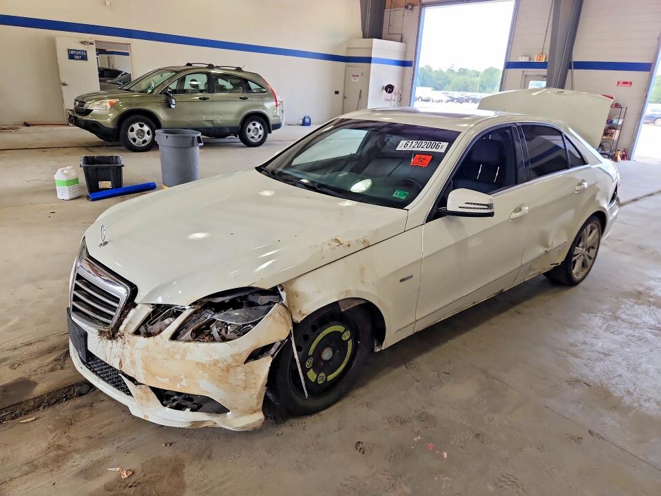 61202006 :رقم المزاد ، WDDHF5KB8CA627224 vin ، 2012 Mercedes-benz E مزاد بيع