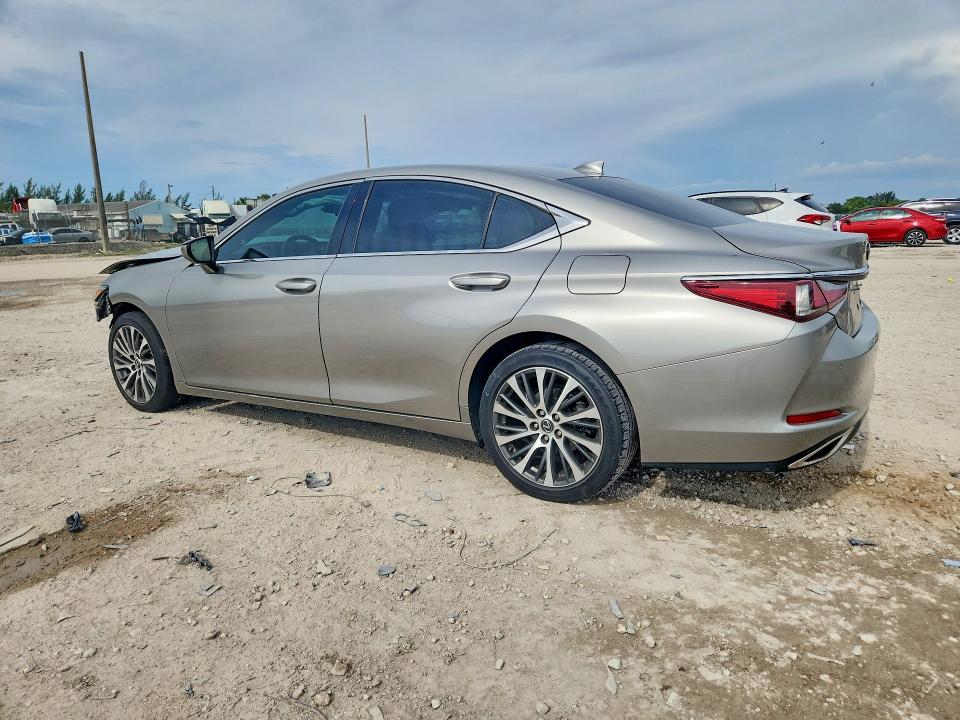 63467616 :رقم المزاد ، 58ADZ1B12LU075884 vin ، 2020 Lexus Es مزاد بيع