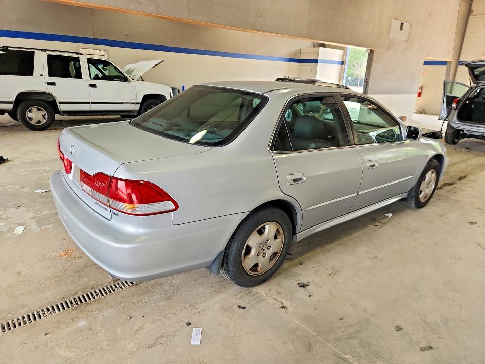 Продажа на аукционе авто 2002 Honda Accord, vin: 1HGCG16522A004261, номер лота: 61402576