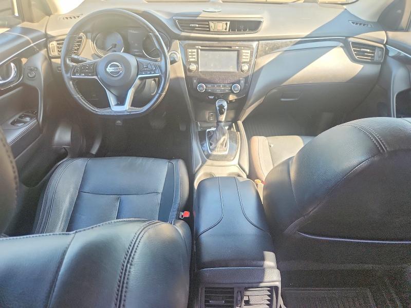 59721526 :رقم المزاد ، JN1BJ1CRXHW102097 vin ، 2017 Nissan Rogue Sport مزاد بيع