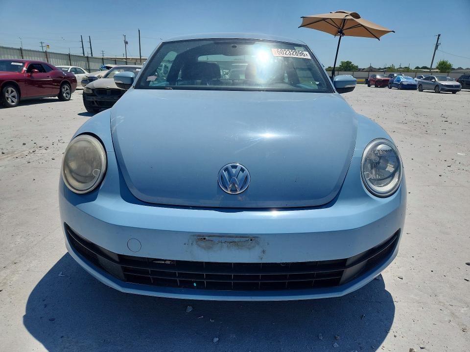 60232896 :رقم المزاد ، 3VWJX7AT3CM617179 vin ، 2012 Volkswagen Beetle مزاد بيع