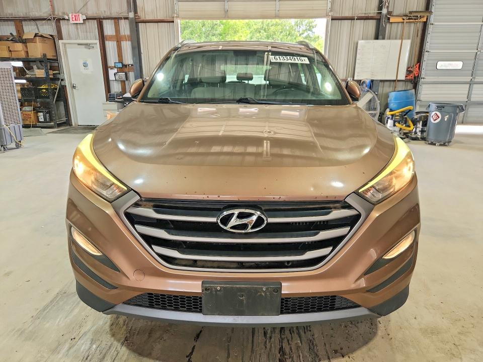 61334916 :رقم المزاد ، KM8J3CA27GU229772 vin ، 2016 Hyundai Tucson مزاد بيع