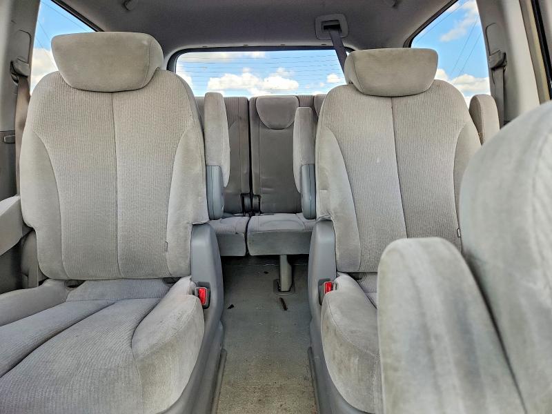 60278576 :رقم المزاد ، KNDMB233276172535 vin ، 2007 Kia Sedona مزاد بيع