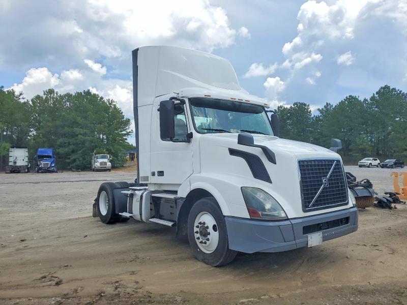 Продаж на аукціоні авто 2018 Volvo Vnl, vin: 4V4N39TG2JN892710, номер лоту: 57903766